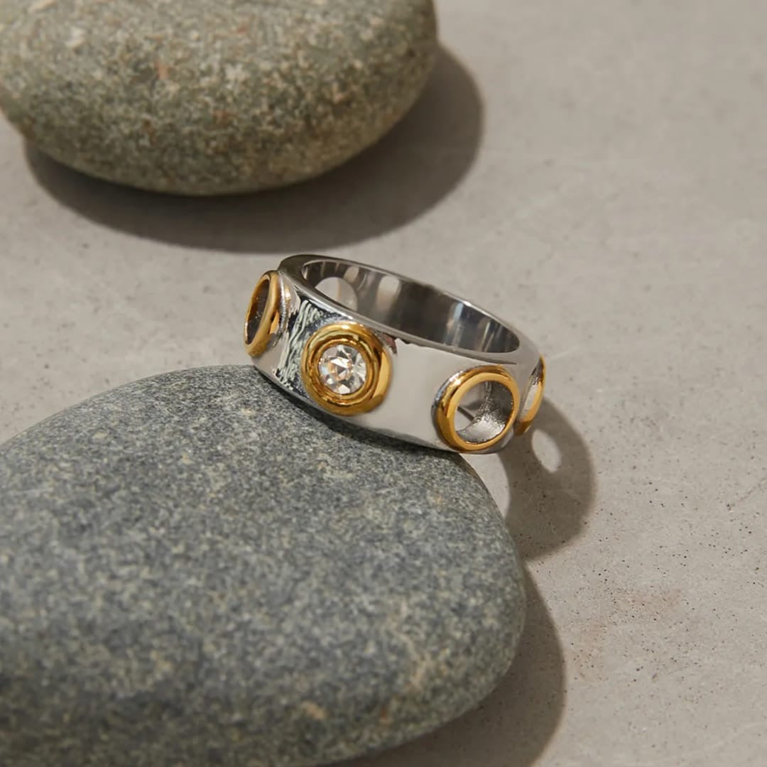 Single solitare ring