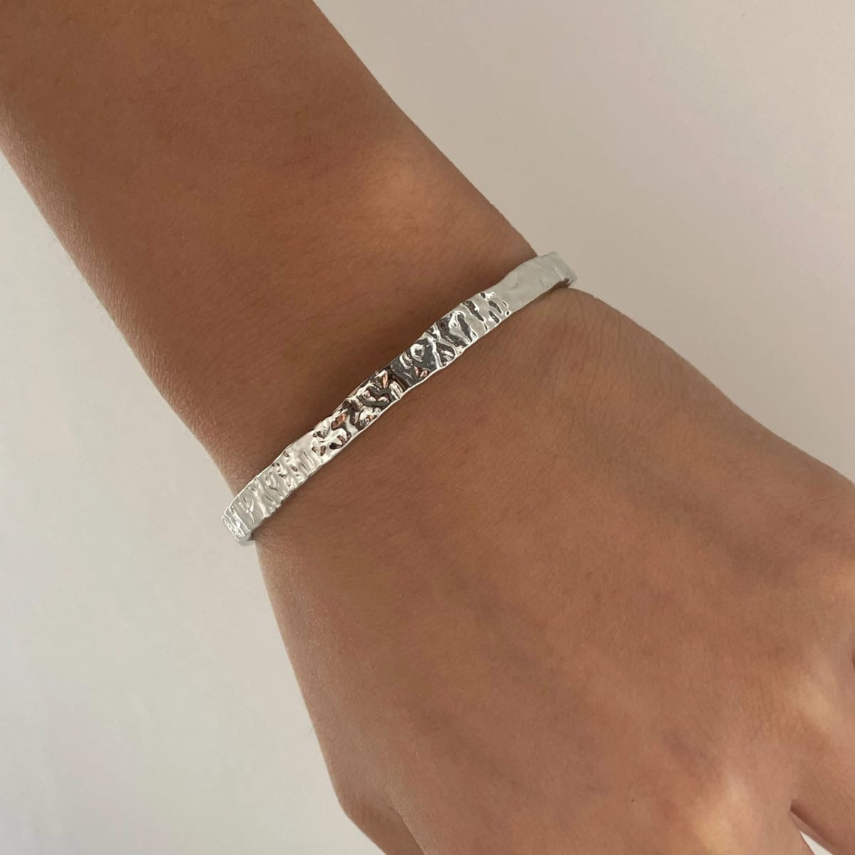 Rugged chrome hand cuff