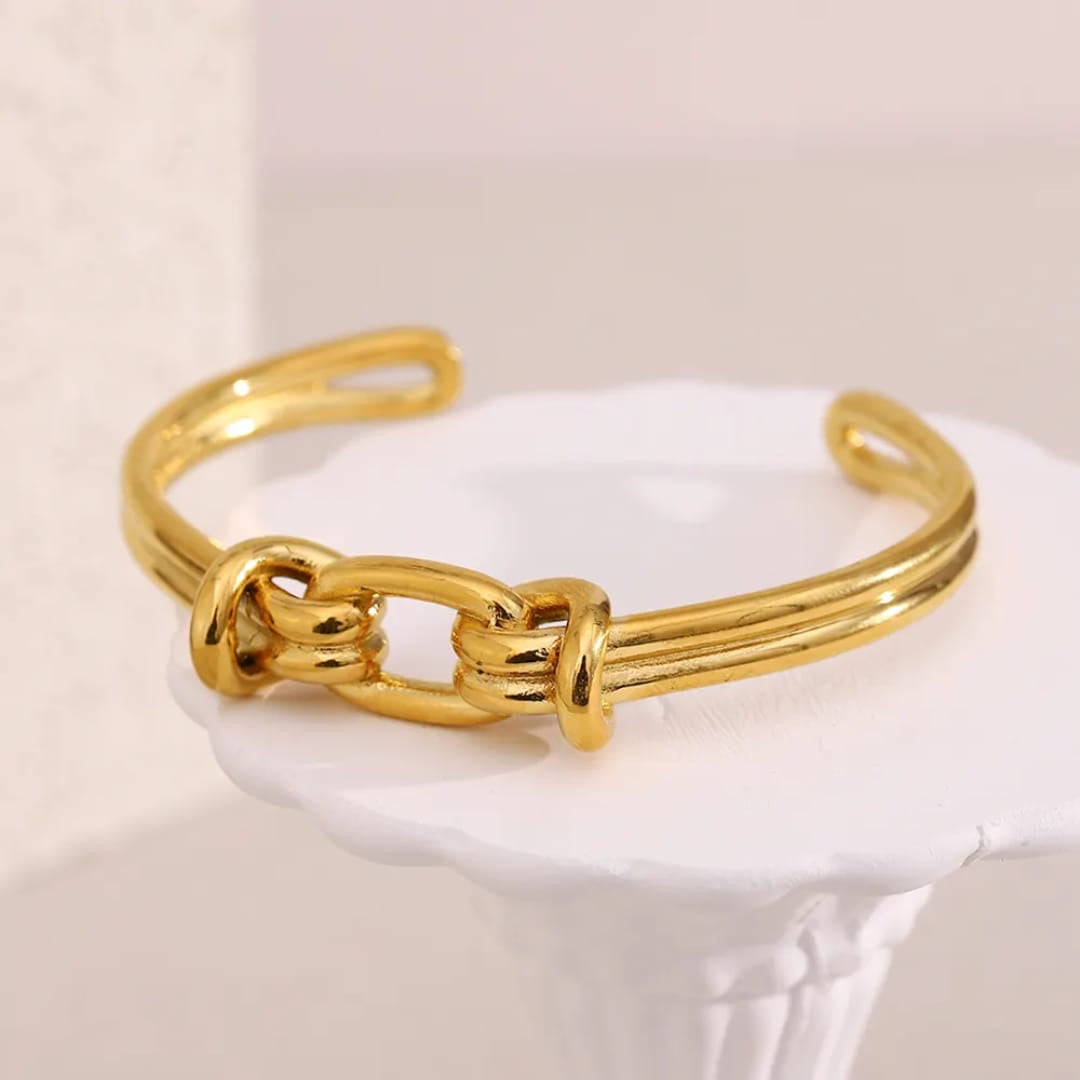 Eternity Knot Hand Cuff Men’s Gold Plating